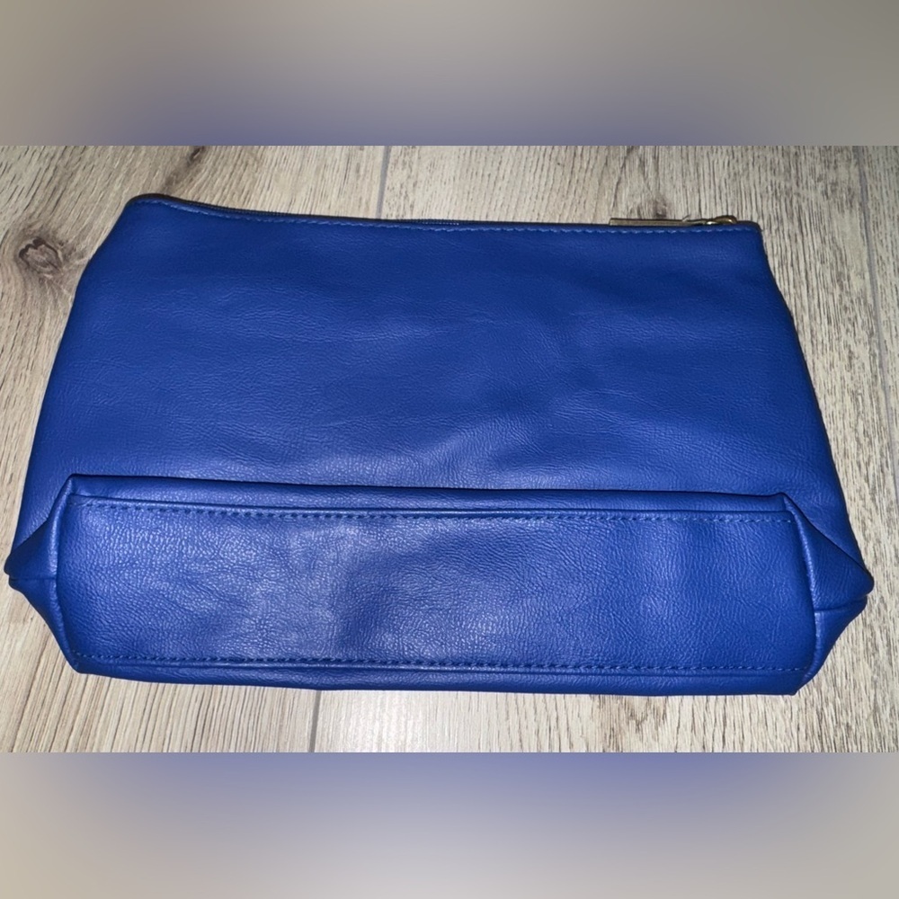 Elizabeth Arden Blue Clutch makeup cosmetic bag - Picture 2 of 2